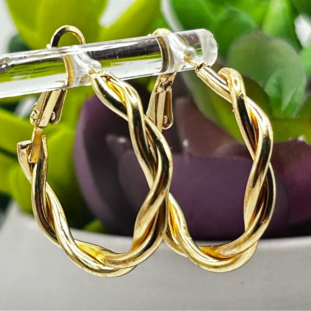 NWOT 18k yellow Gold Plated Twisted Hoop Earrings 35mm